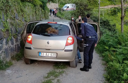 Rize Ardeşen'de yaşlı adam bahçede ölü bulundu