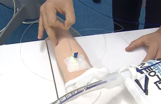 Türkiye'den koronavirüse karşı lazer tedavisi