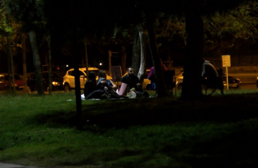 Kartal Sahili’nde akılalmaz görüntü! Yasağı delip piknik yaptılar