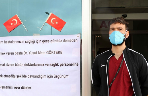 Kastamonu'da hasta yakınından tartıştığı doktordan pankartlı özür