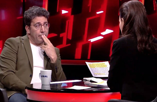 Jülide Ateş'in 40 programında Emre Kınay'dan ilginç 'soyunma' sorusu cevabı