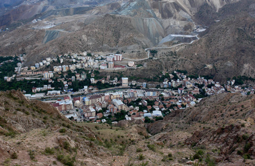 Yusufeli ilçe merkezi 7. kez taşınıyor! Ağaçlar sökülmeye başlandı