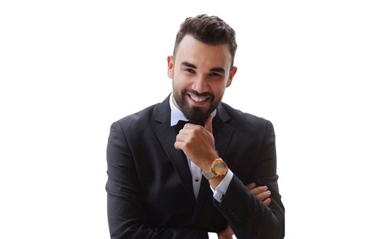 Emre Kara Instagram'da ünlü konuklarla canlı yayınlara devam ediyor