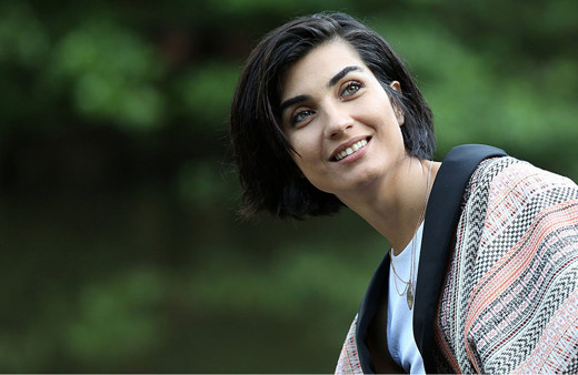 Tuba Büyüküstün'den estetik açıklaması geldi tek tip eleştirisi olay!