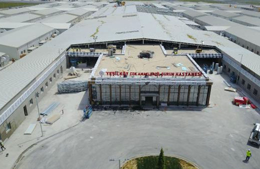 Atatürk havalimanı alanına yapılan Yeşilköy pandemi hastanesinin tabelası asıldı