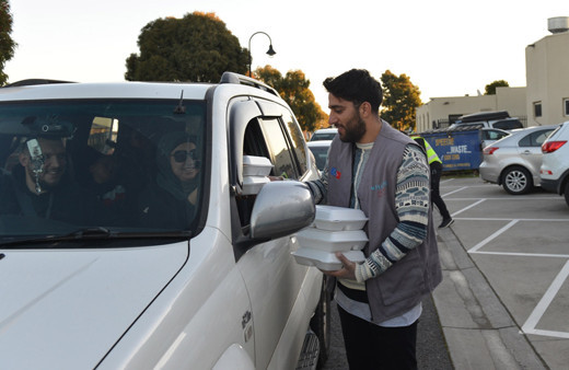 Avustralya’da "Arabaya Servis" iftarına yoğun ilgi