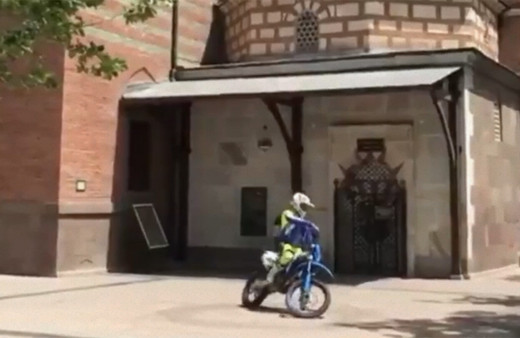 Melih Gökçek yılın skandalı diye paylaştı