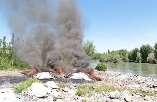 Büyük skandal! Diyarbakır'da UNESCO mirasını molozlarla doldurdular!