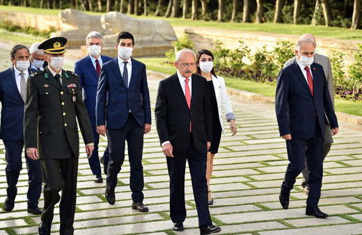 CHP Kılıçdaroğlu'ndan Anıktabir'e ziyaret