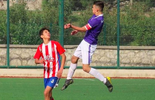 Bursaspor Beşiktaş paylaşımı yapan futbolcusunu kovdu