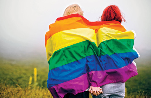 Dünyadaki bütün eşcinsellere dava açtı! 'Günah ilan edilsin