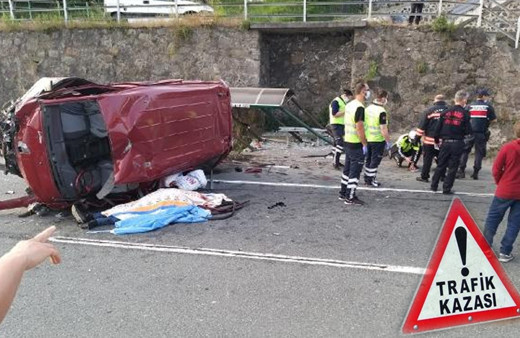 Trabzon'da devrilen minibüste acı bilanço: 1 ölü 2 yaralı
