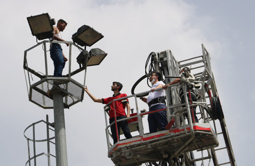 Şanlıurfa'da intihar teşebbüsünü film gibi izlediler! Canlı yayın yaptılar