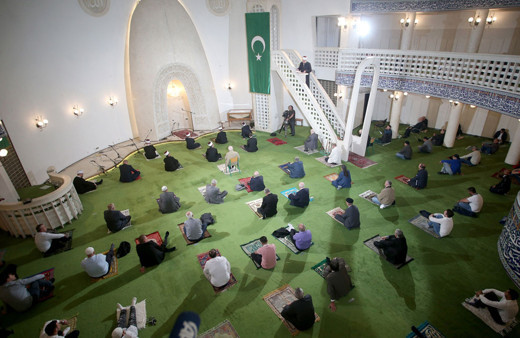 Balkanlar Ramazan Bayramı'nı koronavirüs tedbirleriyle karşıladı