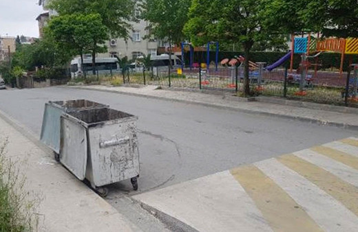 Kocaeli'de 3 yaşındaki çocuk çöp kamyonunun altında can verdi