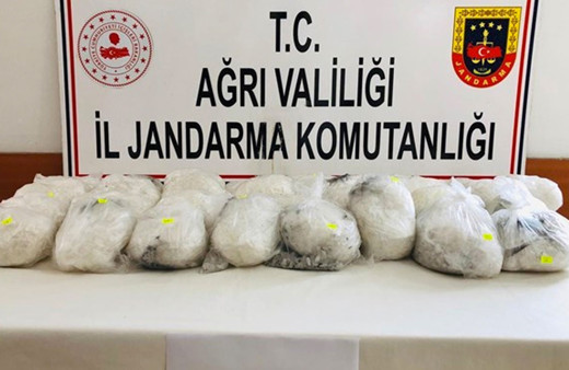 Türkiye-İran sınırında 30 kilo metamfetamin yakalandı! Değeri 6 milyon 380 bin lira