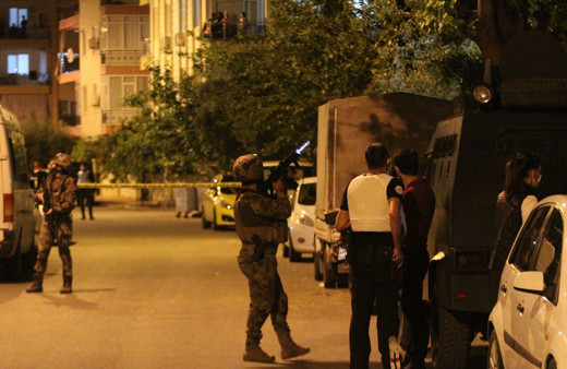 Borçları nedeniyle bunalıma giren adam 4 saat herkese ecel terleri döktürdü