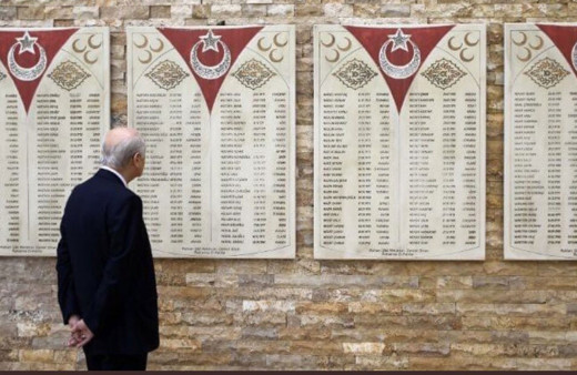 Bahçeli'den Ülkücü Şehitler Anıtı'na ziyaret