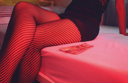 Seks işçisi kadınlardan koronavirüs önlemi! Yüz yüze temas yok