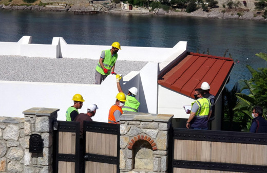 Yılmaz Özdil'in eşi Hülya Özdil'e kaçak villa için para cezası