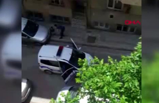 Sokakta polisi gören çocuk ağladı! Polis vatandaşlara sitem etti