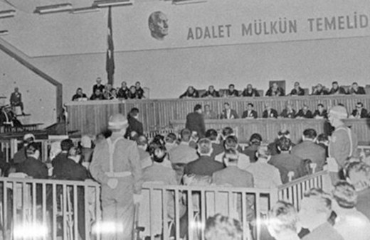 Yassıada Hakimi Salim Başol, İnönü'yü eleştiren Celal Bayar'ı böyle azarlamıştı