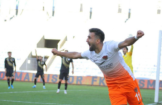 Galatasaray Gökhan Karadeniz'in peşinde