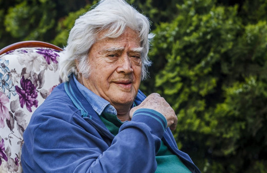 Cüneyt Arkın o haberlere isyan etti sevenlerini işte böyle uyardı