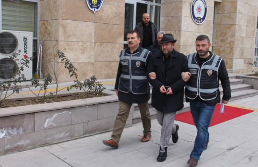 Pehlül Akbıyık kimdir? Esra Erol'da Tunçe'nin albay dediği kişi bakın kimmiş?