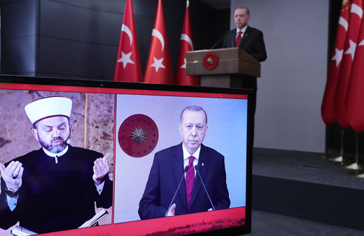 Ayasofya'da Fetih Suresi okundu