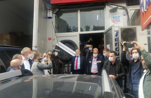Demokratlar Platformu'ndan Adnan Menderes'e saldıran Merdan Yanardağ'a protesto