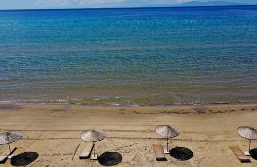 Kuşadası'nda manzarasıyla büyüleyen milli parkta 'sosyal mesafeli' denize girilecek