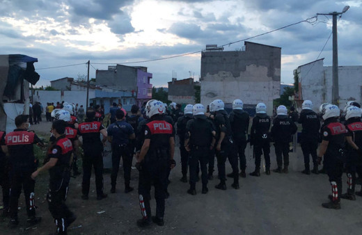 Bursa'da silahlı çatışma 1 polis memuru şehit oldu 4 kişi yaralandı