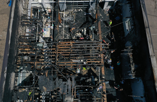 ABD'de Floyd protestoları büyüyor! 16 eyalette 25 şehirde sokağa çıkma yasağı geldi