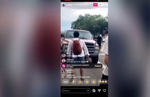 Protestoculara ok attı ırkçı adam çok feci şekilde dayak yedi!