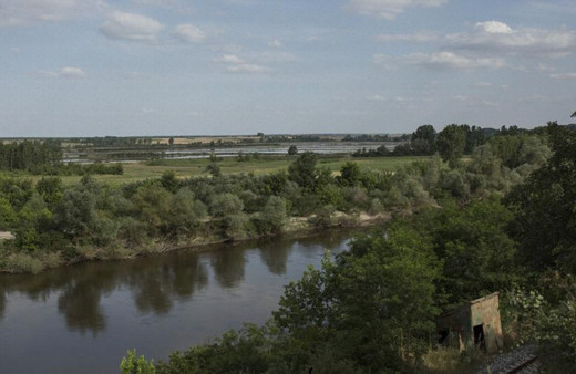 Yunanistan göçmenlere karşı sınıra 200 kilometrelik bariyer çekiyor