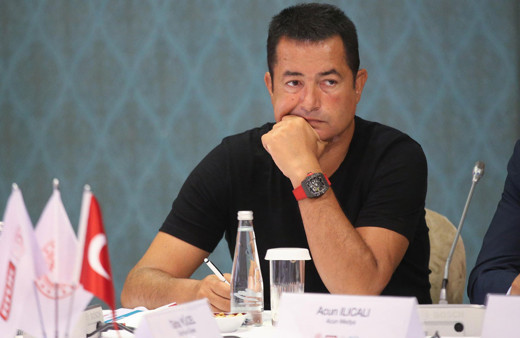 Acun Ilıcalı doğum gününü 30 yaş küçük sevgilisi Çağla Altunkaya ile kutladı