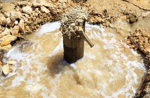 Elazığ'da doğal hazine! Köylü bahçeye kazma vurunca çıktı