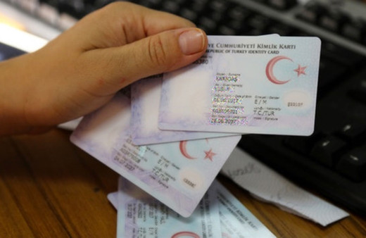 Yeni kimlik kartlarıyla para çekme dönemi başladı bakın hangi ATM'lerde geçiyor