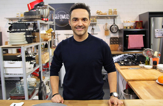 Arda Türkmen'in sevgilisi kendisinden 15 yaş küçük fenomen Melodi Erbirliler çıktı