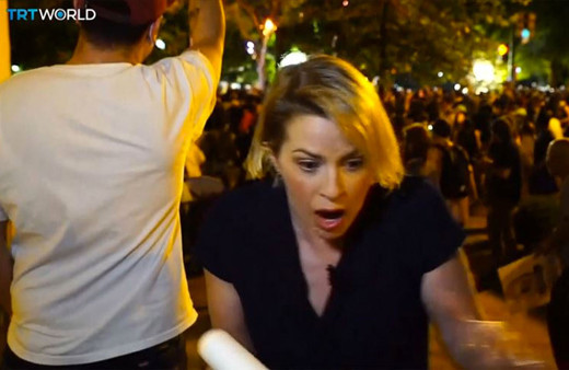 ABD'deki protestoları takip eden TRT World ekibine iki ayrı saldırı