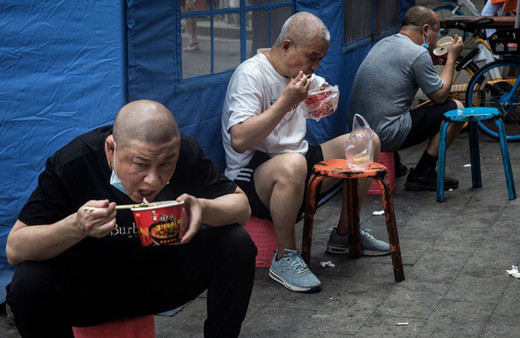 Koronavirüsün başladığı Vuhan'da 110 gün sonra hayat normale döndü