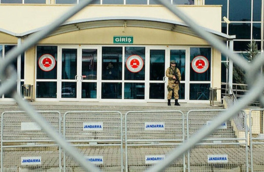 Yargıtay, darbe girişimine ilişkin 17 sanığın beraatini bozdu