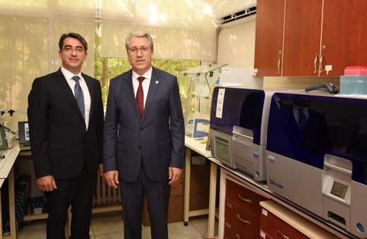 Ege Üniversitesinde Kovid-19'un tahribatını ölçmek üzere yazılım geliştirildi