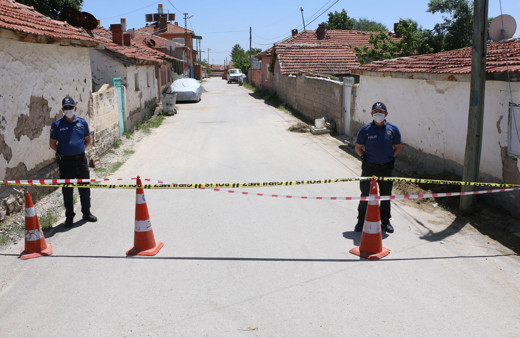 Eskişehir'de çocuğu için doğum günü kutlaması düzenleyen kadının Kovid-19 testi pozitif çıktı