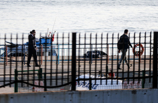 Fatih'te denizde erkek cesedi bulundu