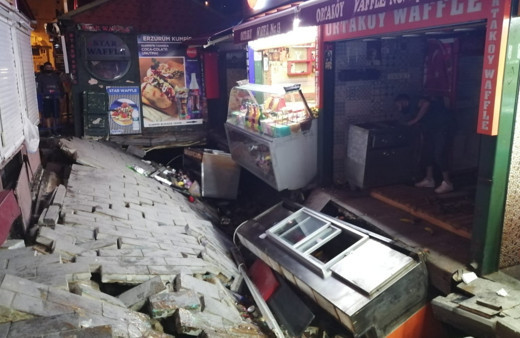 Ortaköy'de Kumpircilerin olduğu sokakta çökme: 1 yaralı