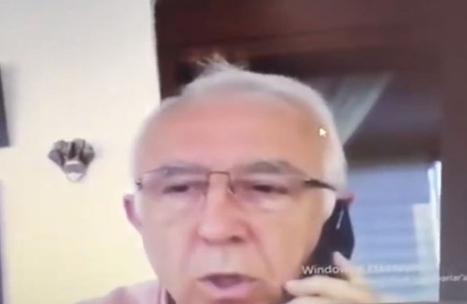 Online sınav sırasında porno izleyen profesör sosyal medyada gündem oldu