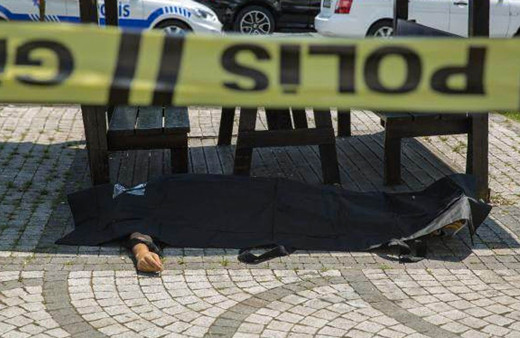 Bağcılar'da güpegündüz cinayet! Parkta oturan kişiyi öldürdü