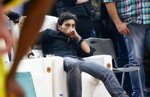 Taraftarlar, Panathinaikos Başkanı Giannakopoulos'un evini bastı